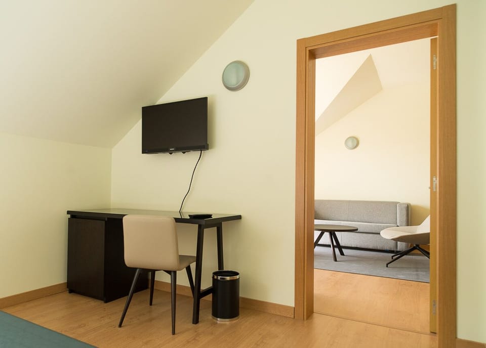 Minibar, in-room safe, desk, blackout drapes