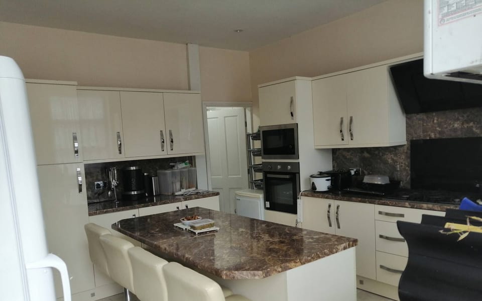 Shared Dormitory, 3 Bedrooms | Interior