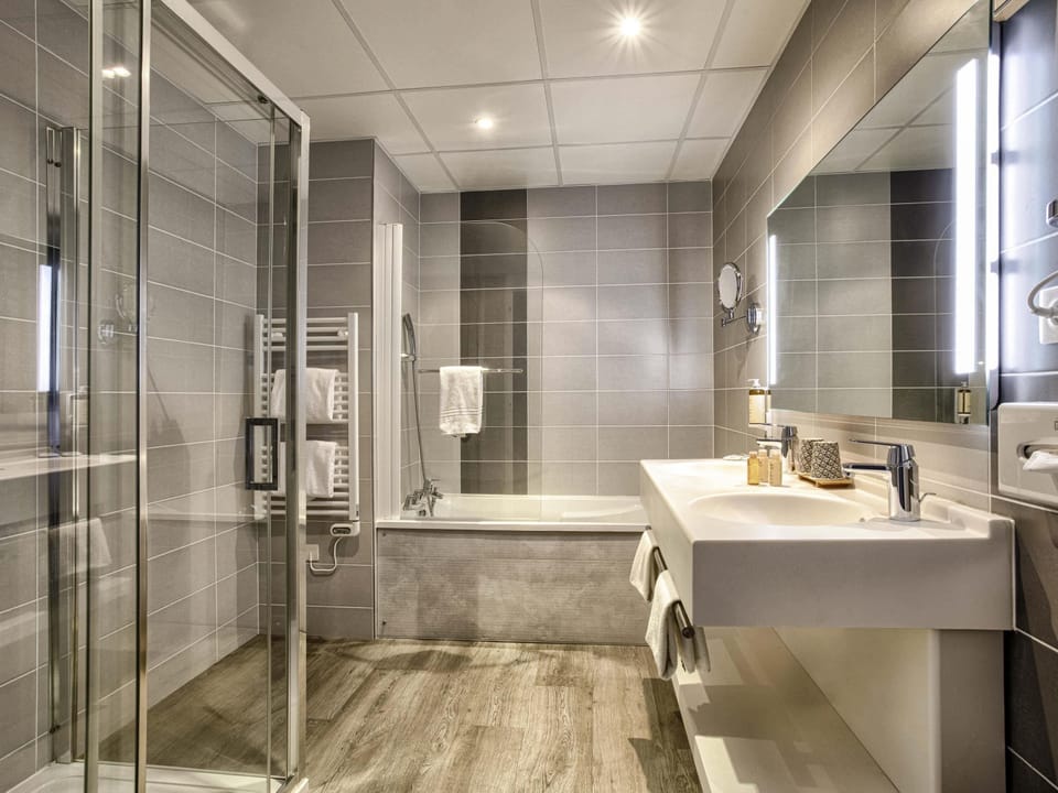 Privilege, Suite, 1 Double Bed with Sofa bed | In-room safe, desk, blackout drapes, iron/ironing board