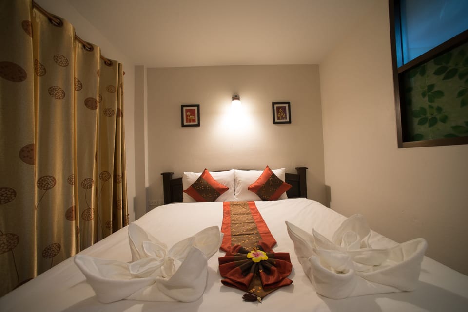 Superior Double Room | In-room safe, desk, free WiFi, bed sheets