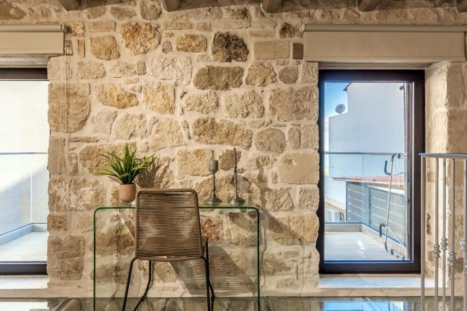 Comfort House, Sea View | 1 bedroom, in-room safe, soundproofing, iron/ironing board