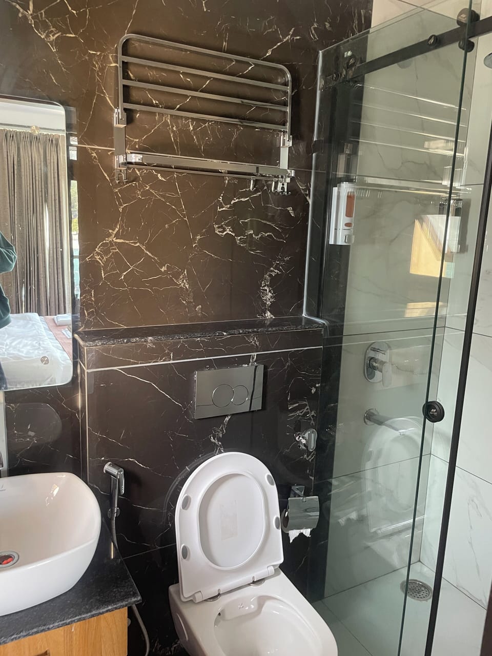 Double Room, Mountain View | Bathroom amenities | Shower, towels, soap, shampoo
