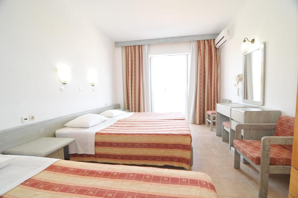 In-room safe, free WiFi