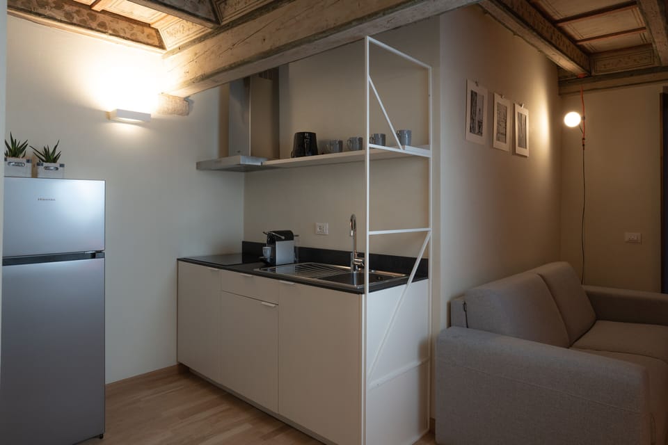 City Apartment | Private kitchen | Espresso maker, coffee/tea maker, electric kettle