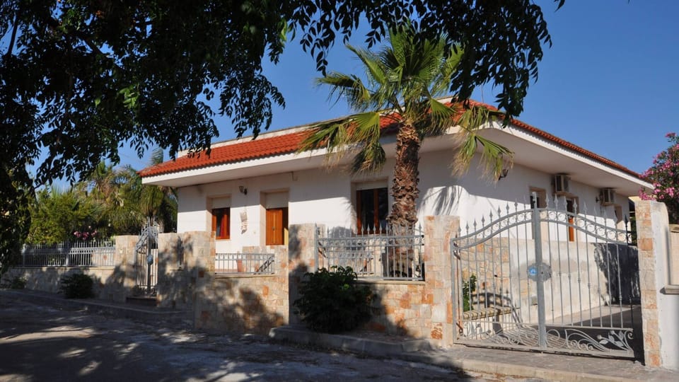 House, Smoking | 3 bedrooms