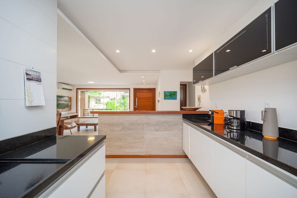 Deluxe House, 4 Bedrooms, Private Pool | Private kitchen | Fridge, microwave, oven, stovetop