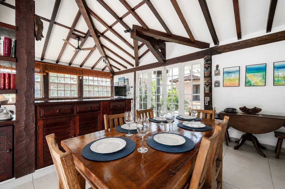 Deluxe House, 4 Bedrooms, Private Pool | Dining