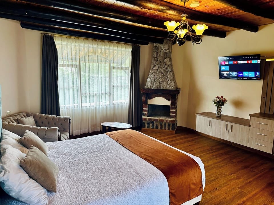 Classic Single Room, Non Smoking, Mountain View | Laptop workspace, soundproofing, WiFi (free)