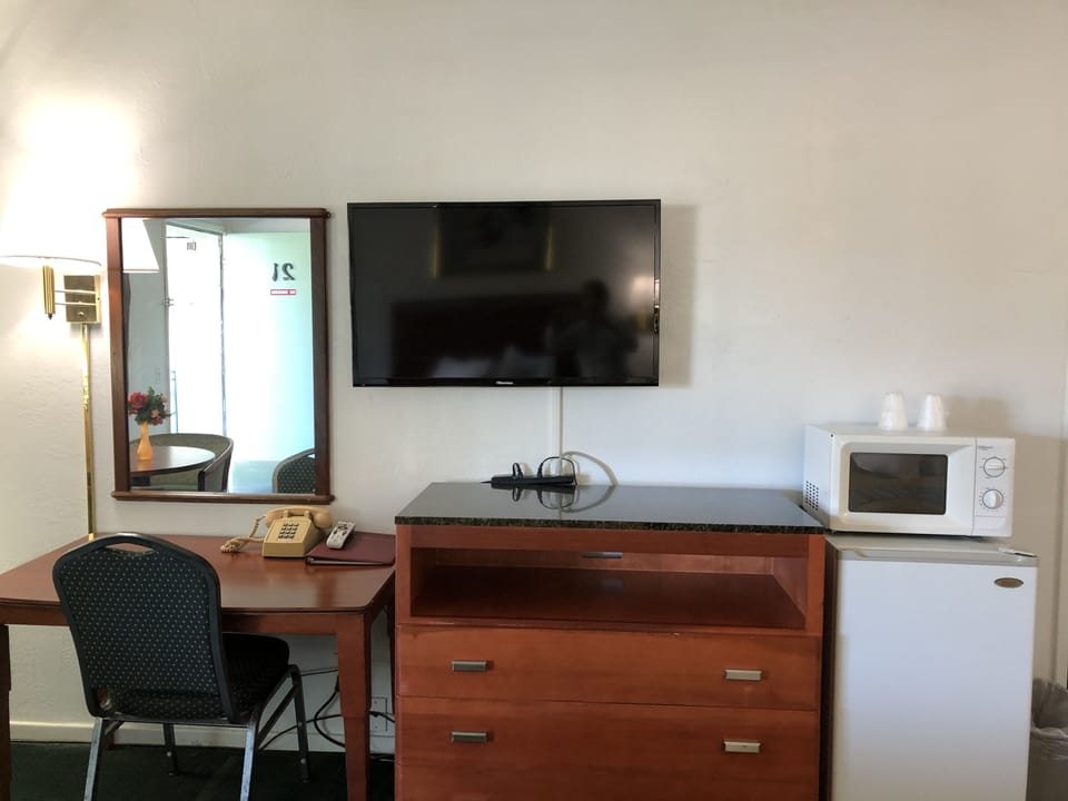 Standard Room, 2 Queen Beds, Non Smoking | Private kitchen | Fridge, microwave, coffee/tea maker