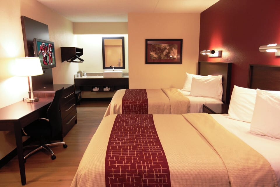 Standard Room, 2 Double Beds (Smoke Free) | Premium bedding, in-room safe, desk, laptop workspace