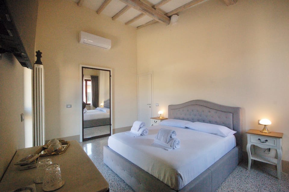 Deluxe Room, City View | WiFi (free)
