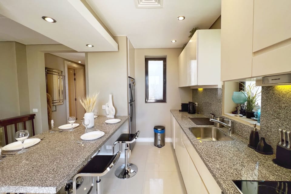 Basic Villa | Private kitchen | Fridge, microwave, oven, stovetop