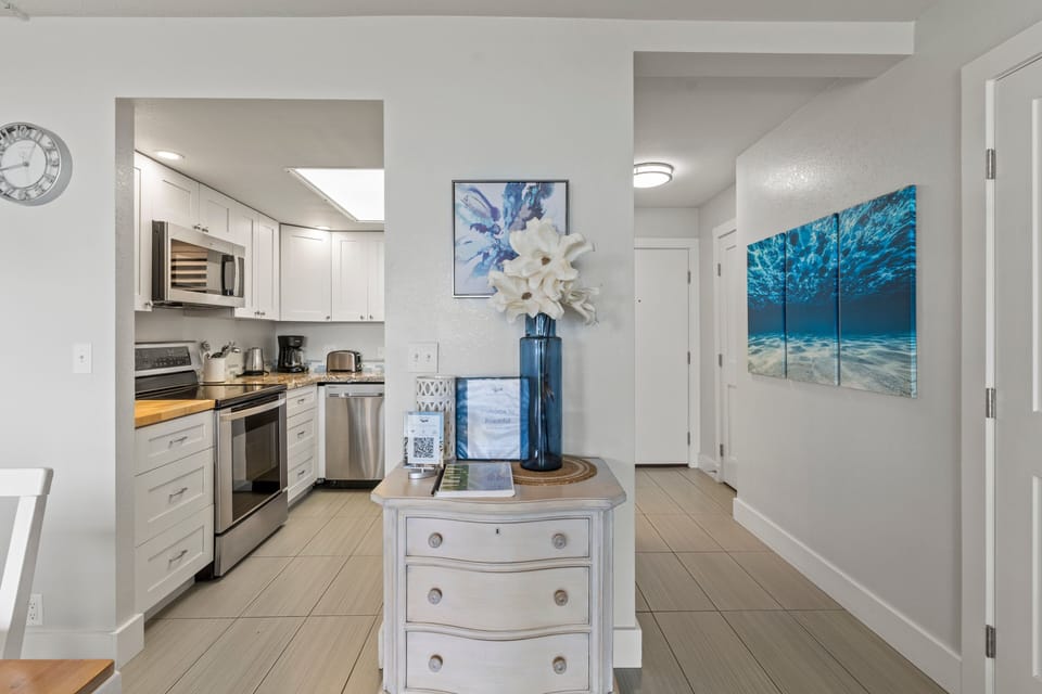 Condo, 2 Bedrooms | Private kitchen | Coffee/tea maker, fridge, oven, toaster