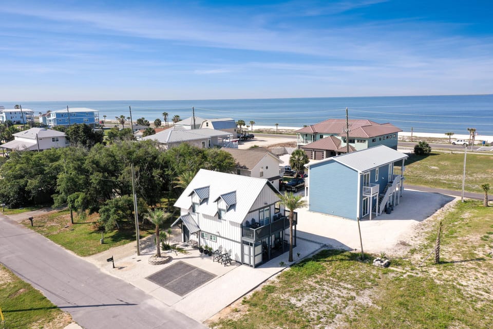 House, Multiple Beds (Sugar Sands) | Aerial view