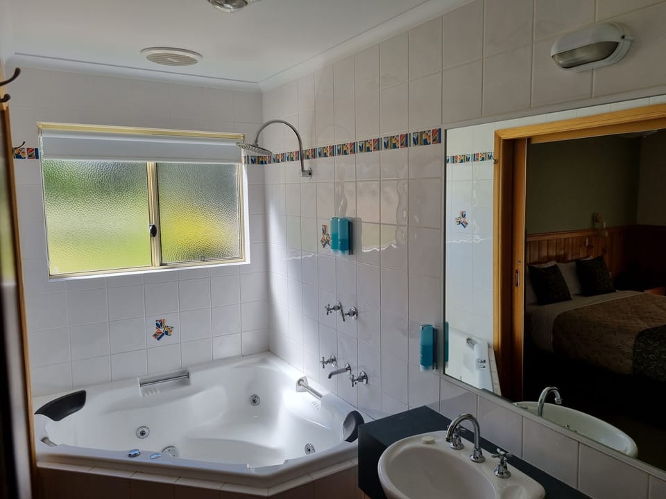 Golden Heritage Cottages Motel in Beechworth