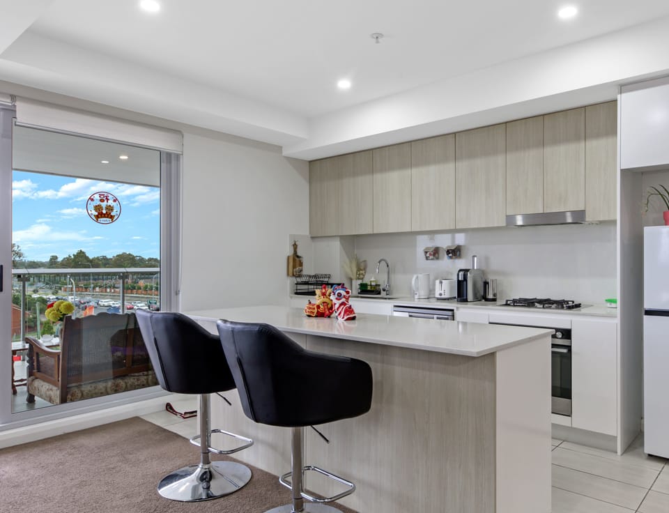 Apartment, 3 Bedrooms (NBL005) | Private kitchen | Fridge, microwave, oven, stovetop