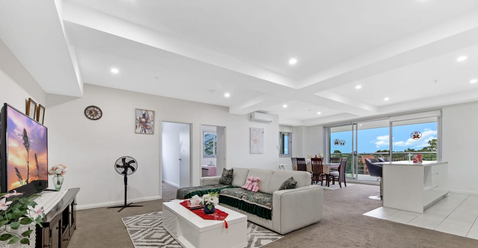 Apartment, 3 Bedrooms (NBL005) | Living area
