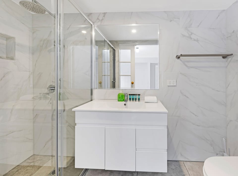 House, 3 Bedrooms (NBL049) | Bathroom | Hair dryer