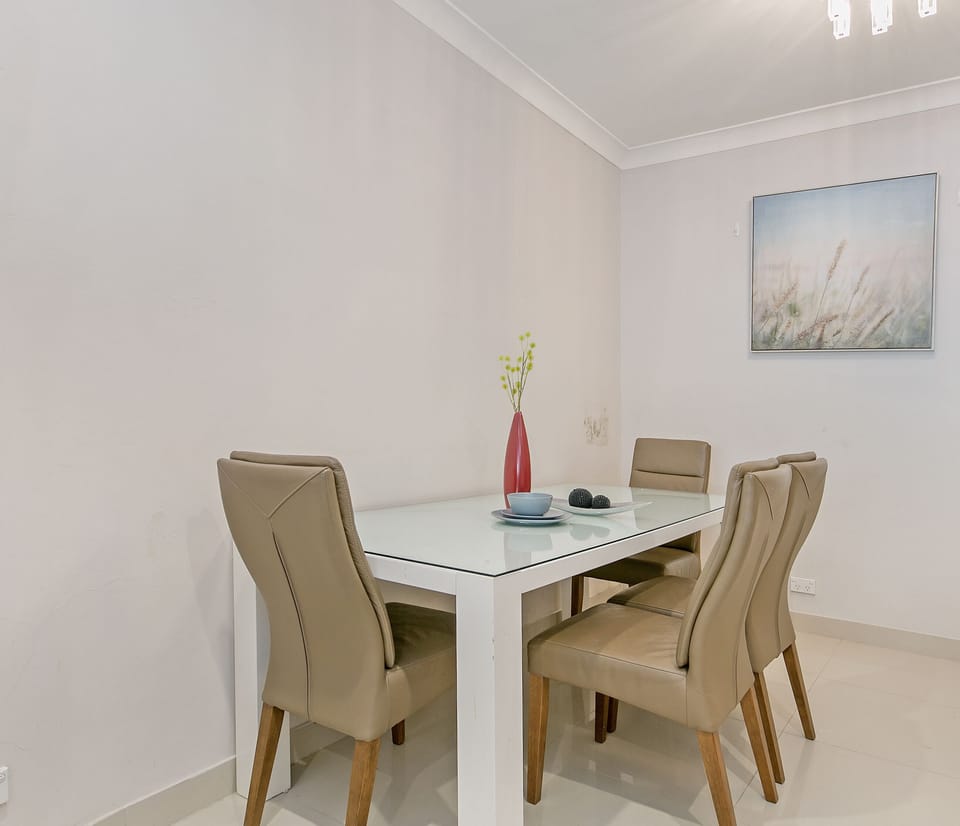 Classic Apartment, 2 Bedrooms (NLE367) | In-room dining