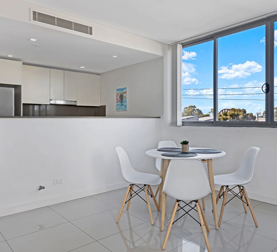 Design Apartment, 2 Bedrooms (NPA008) | In-room dining