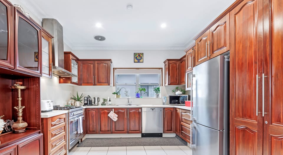 City House, 2 Bedrooms (NRO147) | Private kitchen | Microwave, stovetop, cookware/dishes/utensils, dining tables