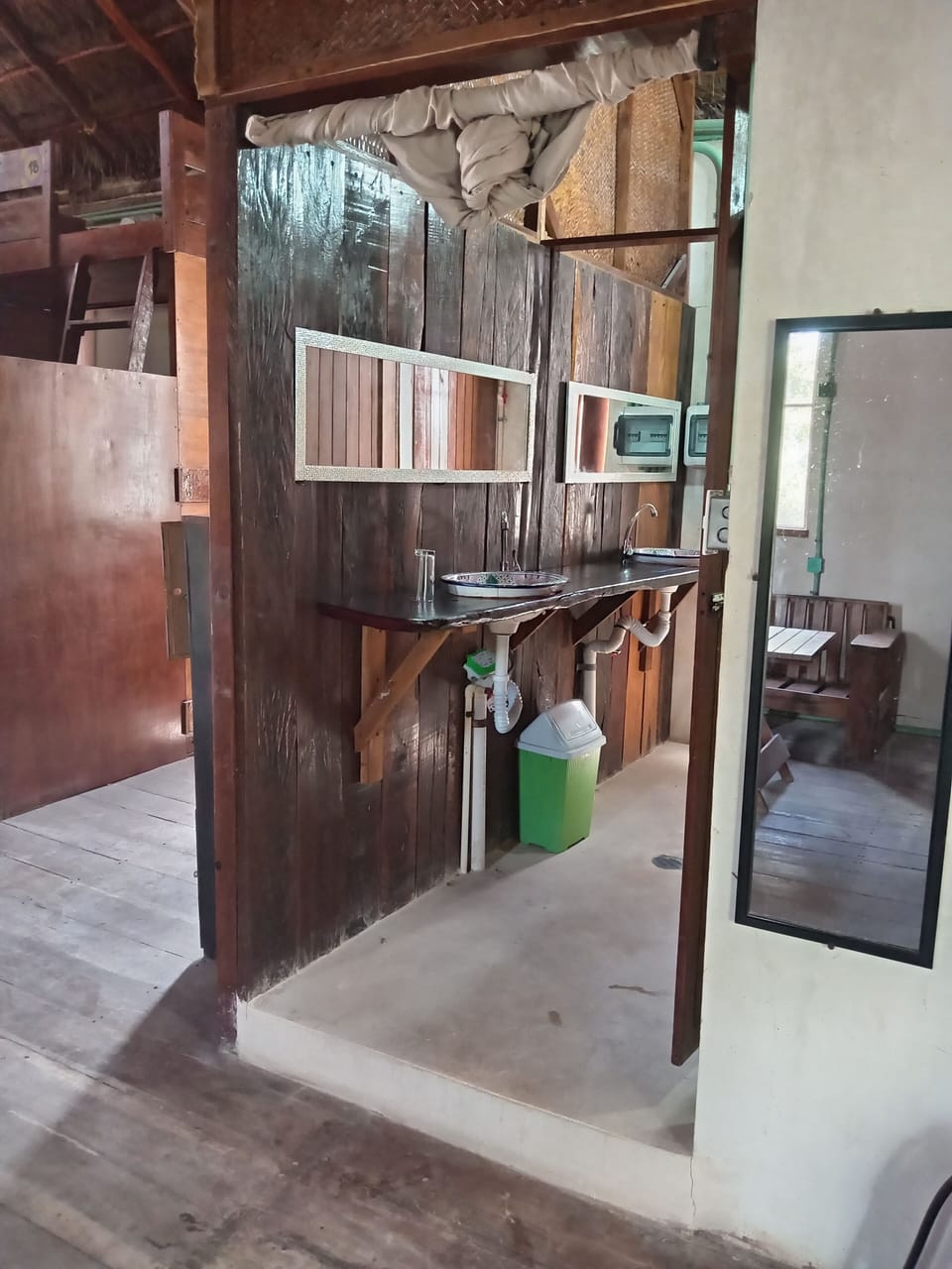 Separate tub and shower
