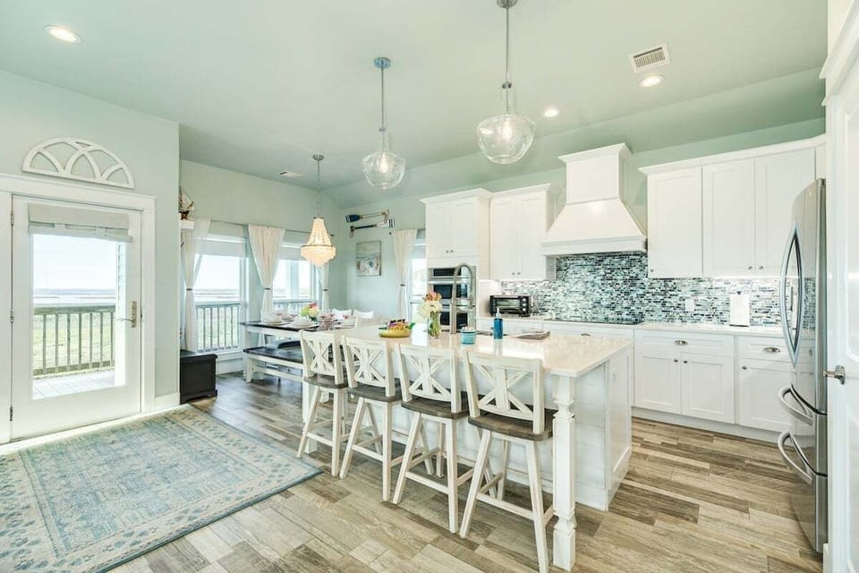 House, Multiple Beds, Pool Access, Pool View | Private kitchen | Coffee/tea maker, fridge, microwave, oven
