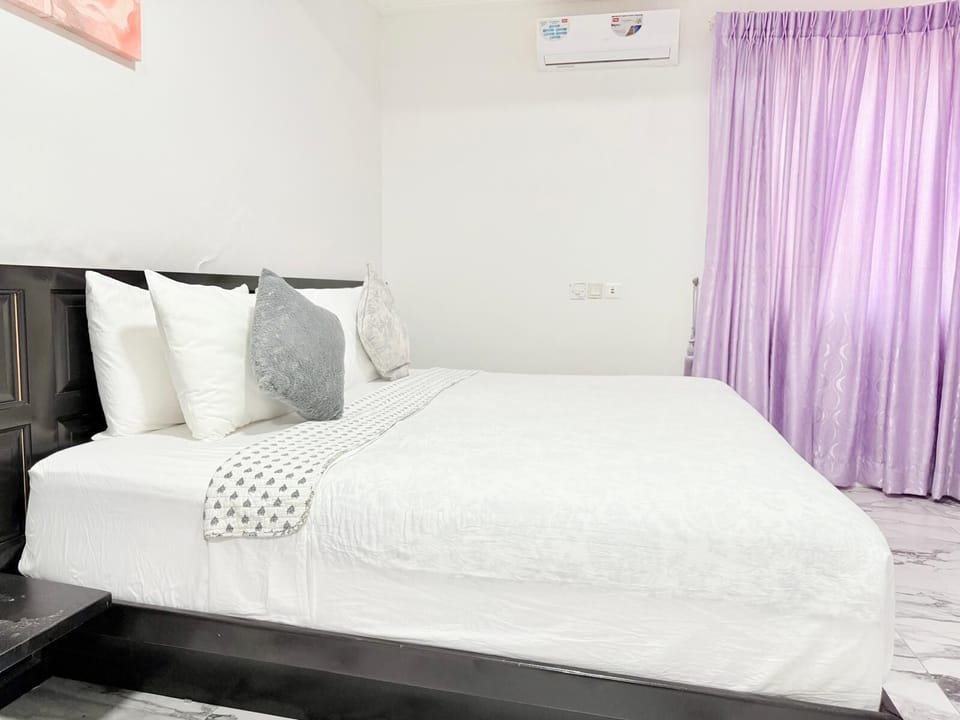 Deluxe Apartment, 2 Bedrooms, Kitchen | 2 bedrooms, soundproofing, iron/ironing board, WiFi (free)