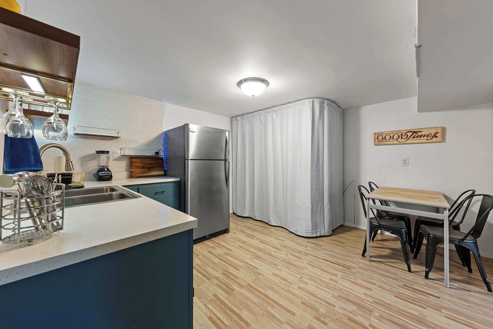 House, Multiple Beds, Patio, Garden View (The Gahanna Getaway) | Private kitchen | Fridge, microwave, oven, stovetop