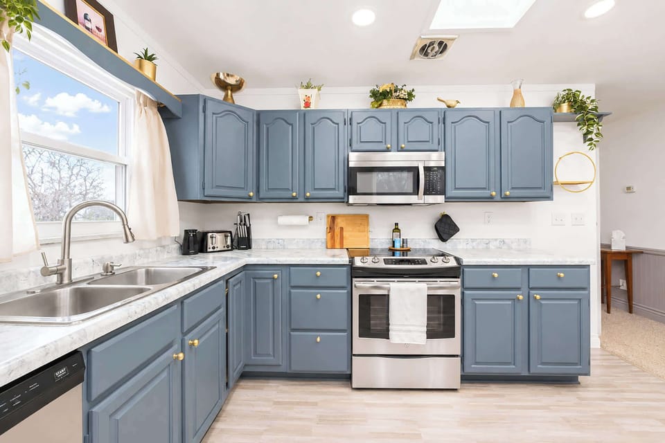 House, Multiple Beds, Patio, Garden View (The Gahanna Getaway) | Private kitchen | Coffee/tea maker, fridge, microwave, oven