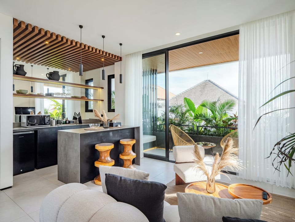 Deluxe Apartment | Private kitchen | Mini-fridge, dishwasher, coffee/tea maker, electric kettle