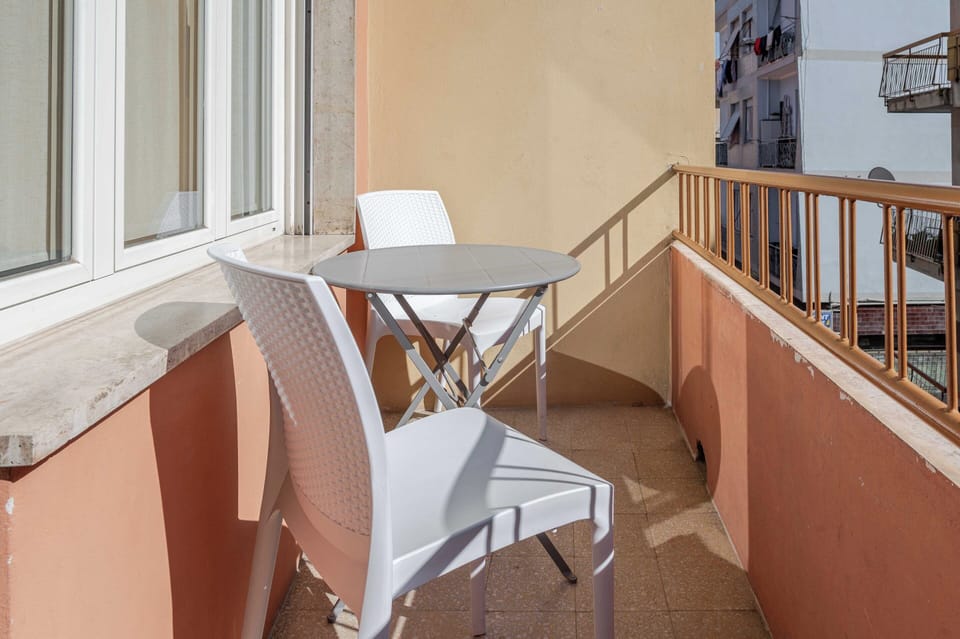 Apartment | Outdoor dining