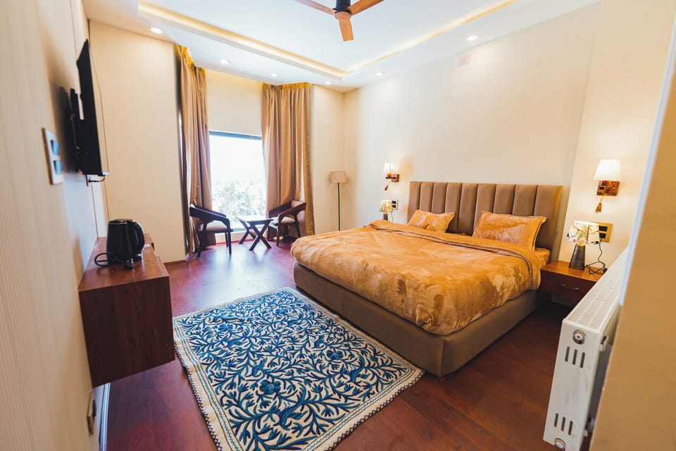 Deluxe Double Room, Hill View | Laptop workspace, soundproofing, WiFi (free)