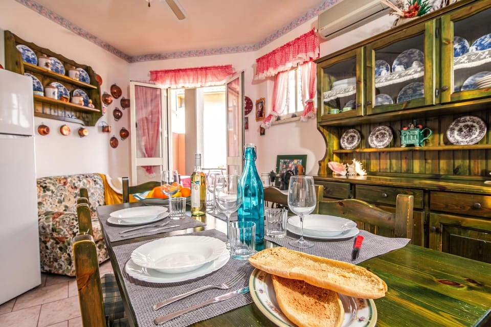 Standard Apartment, Multiple Bedrooms (Residence 4 Colonne) | Dining