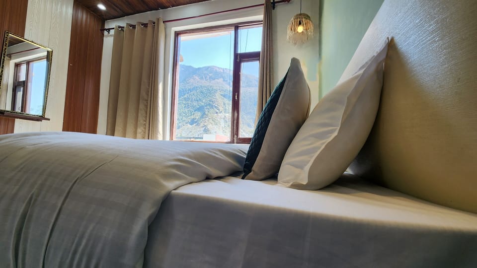Classic Double Room, Balcony, Mountain View | Desk, laptop workspace, free WiFi, bed sheets