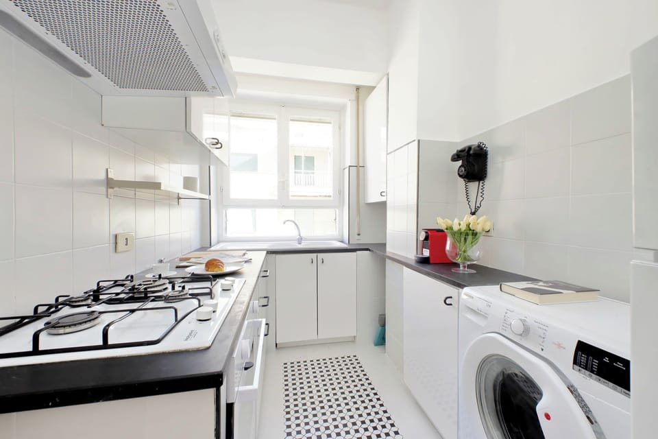 Apartment (2 Bedrooms) | Private kitchen | Microwave, oven, stovetop, espresso maker