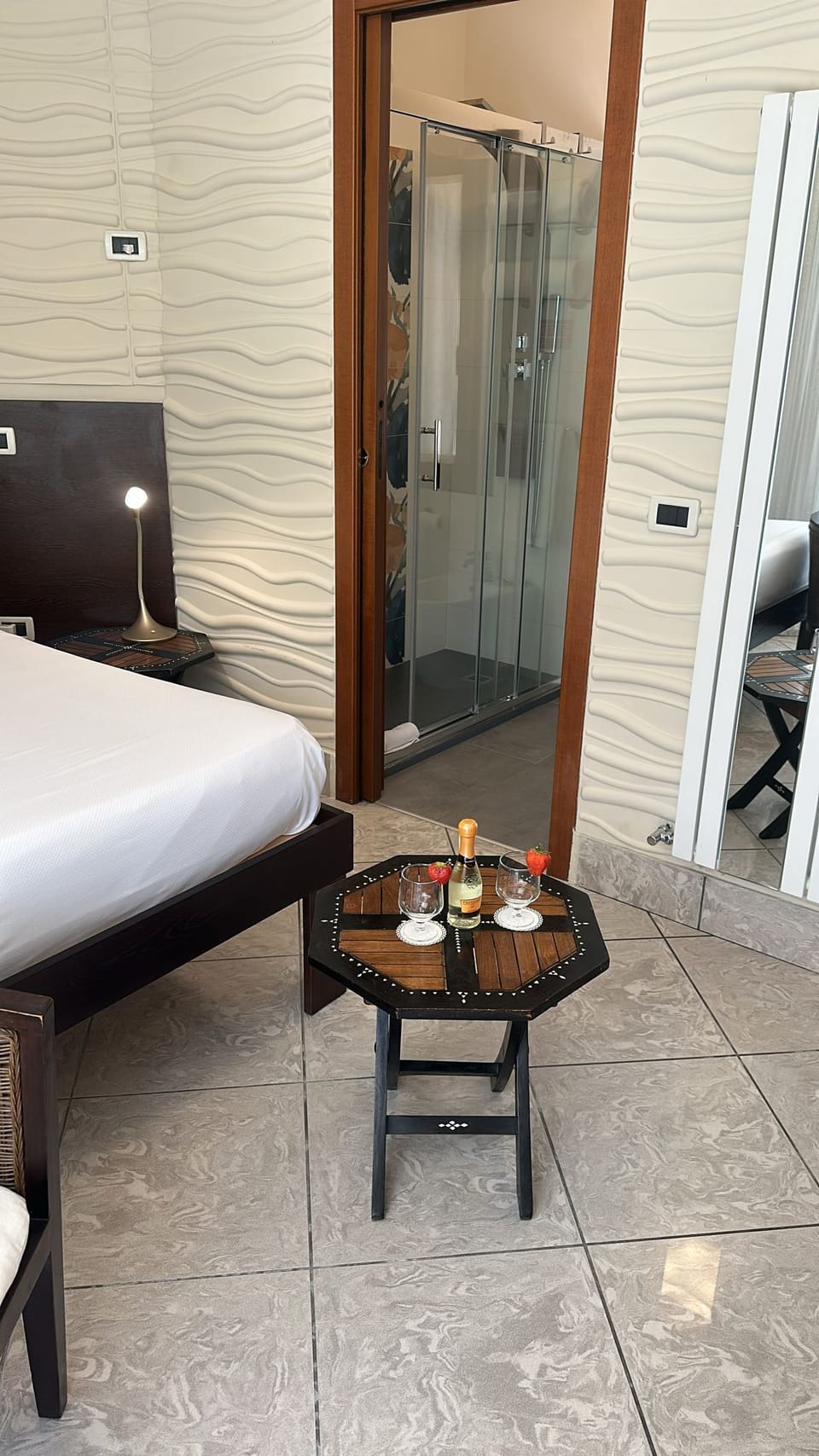 Deluxe Double Room | Minibar, in-room safe, desk, laptop workspace