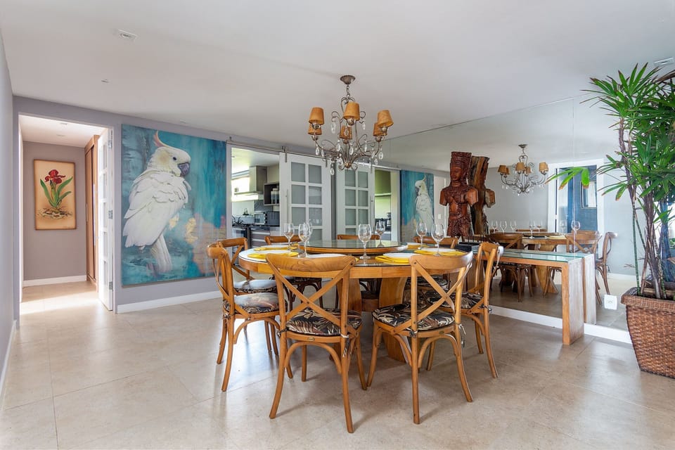 Deluxe House, 4 Bedrooms, Private Pool, Lakeside | Dining
