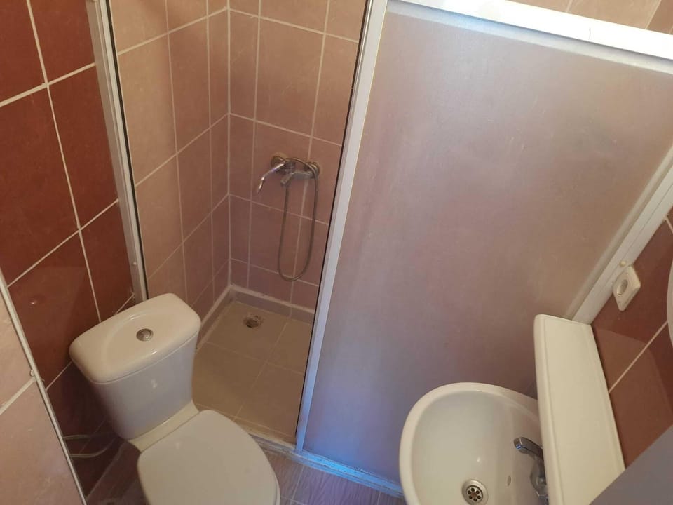 Double or Twin Room, Balcony | Bathroom | Shower, hair dryer, towels, soap