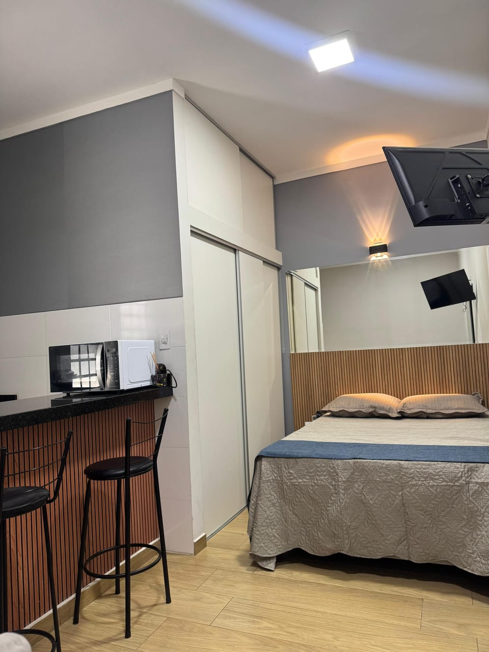 Comfort Double Room | Laptop workspace, iron/ironing board, free WiFi, bed sheets