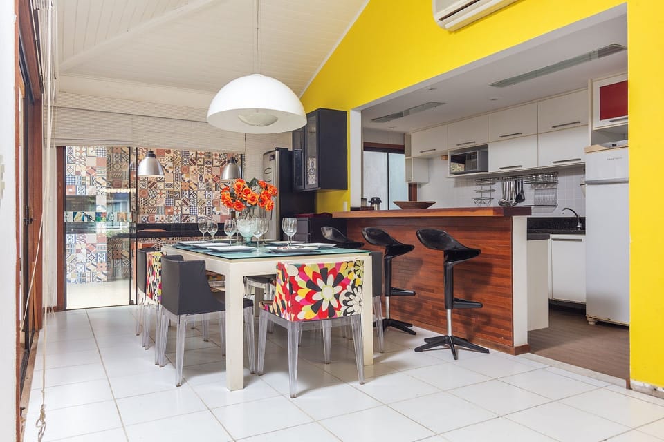 Deluxe House | Private kitchen | Fridge, microwave, oven, stovetop