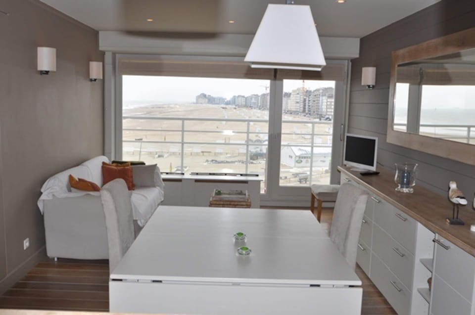 Apartment | Dining
