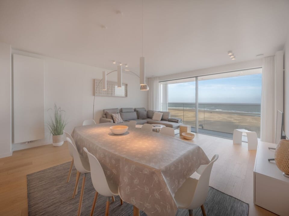Apartment | Dining