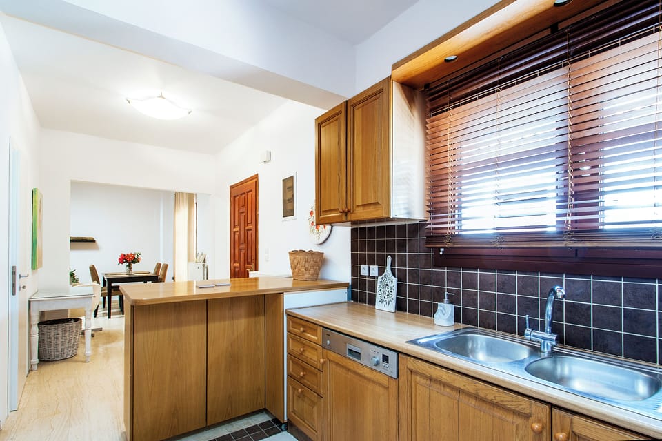 Standard Apartment | Private kitchen | Full-size fridge, microwave, oven, stovetop