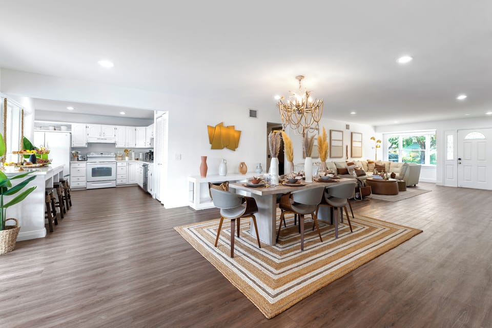 Deluxe House, 6 Bedrooms, Garden View | Dining room