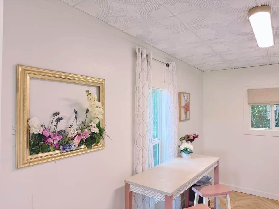 Romantic Cabin, Lake View | In-room dining