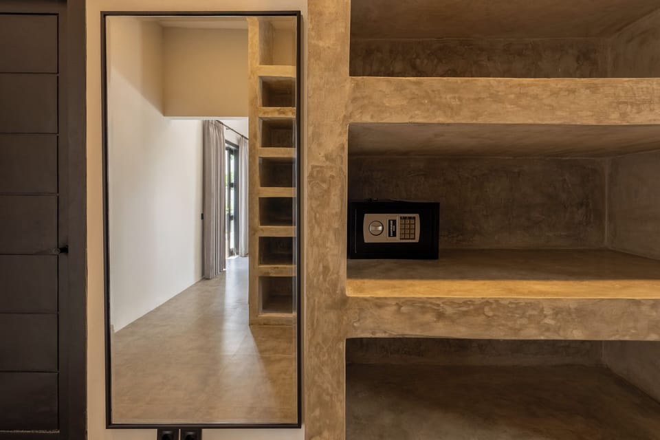Villa | Wardrobe