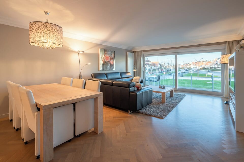 Apartment | Dining