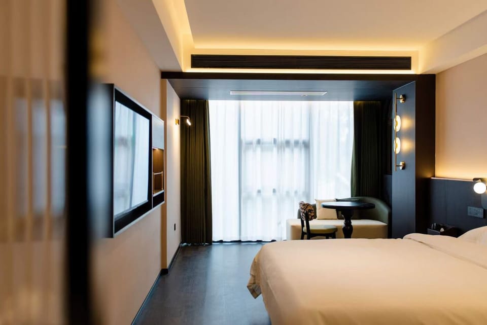 Superior Single Room, Garden View | Premium bedding, pillowtop beds, minibar, soundproofing