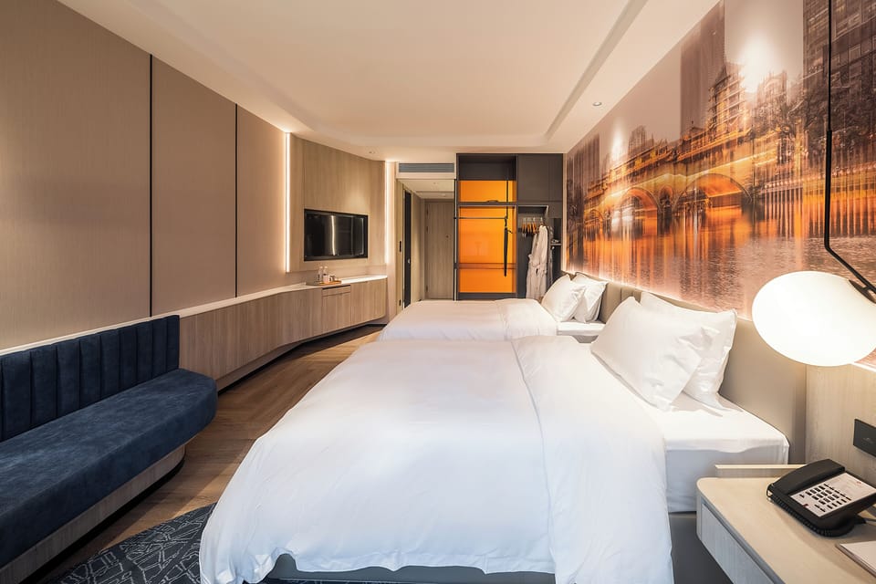 Superior Twin Room | In-room safe, iron/ironing board, WiFi (free)